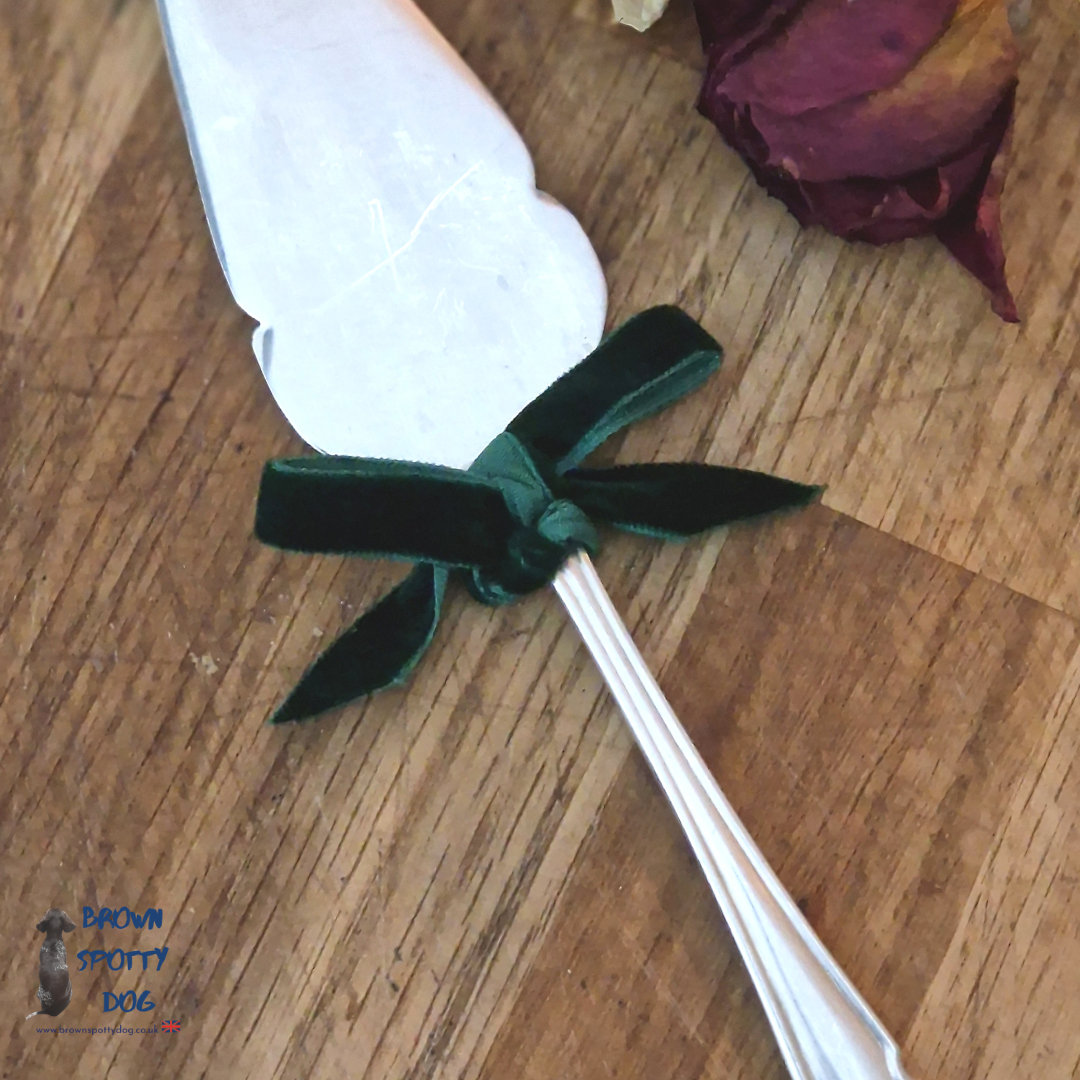 Small Vintage Cake Slice