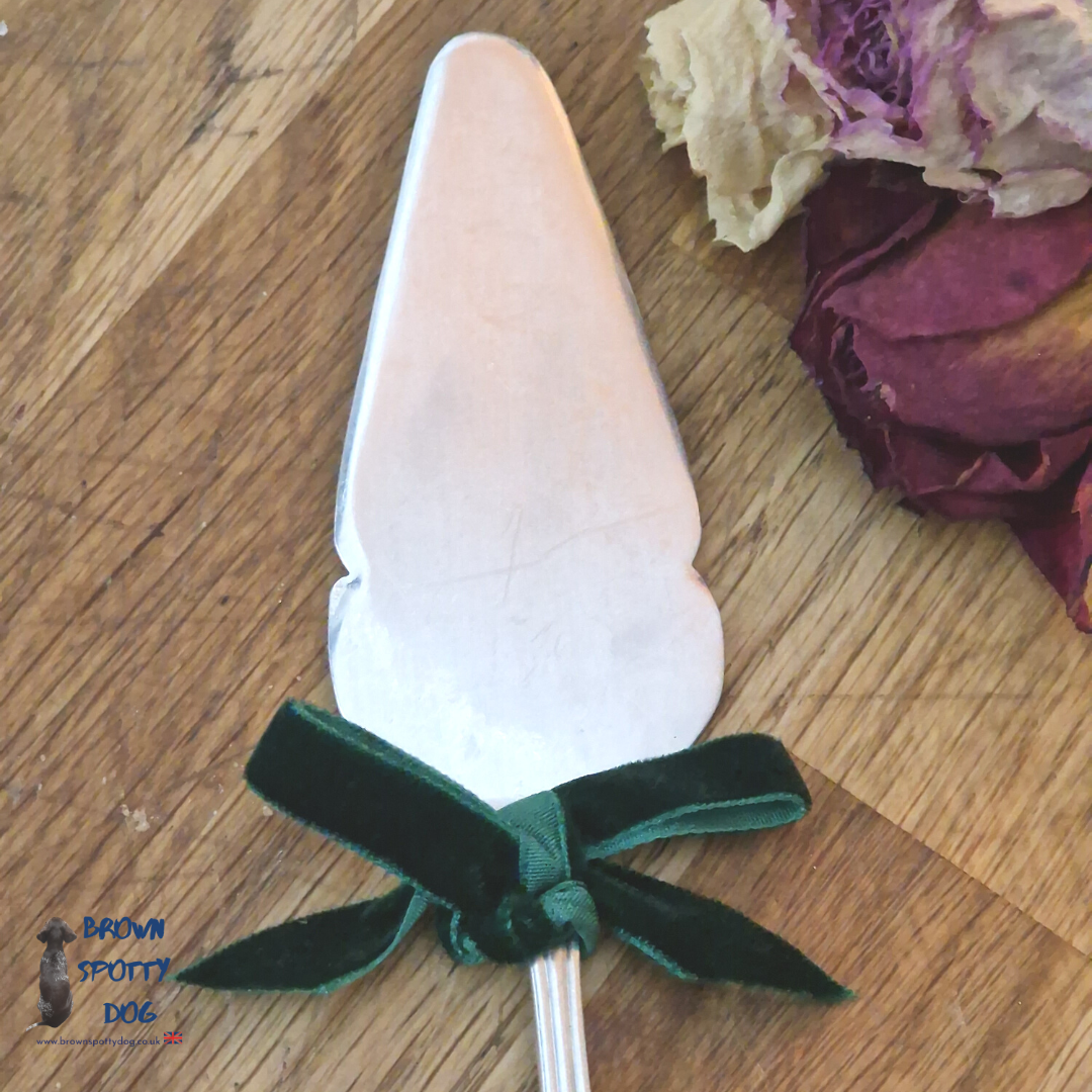 Small Vintage Cake Slice