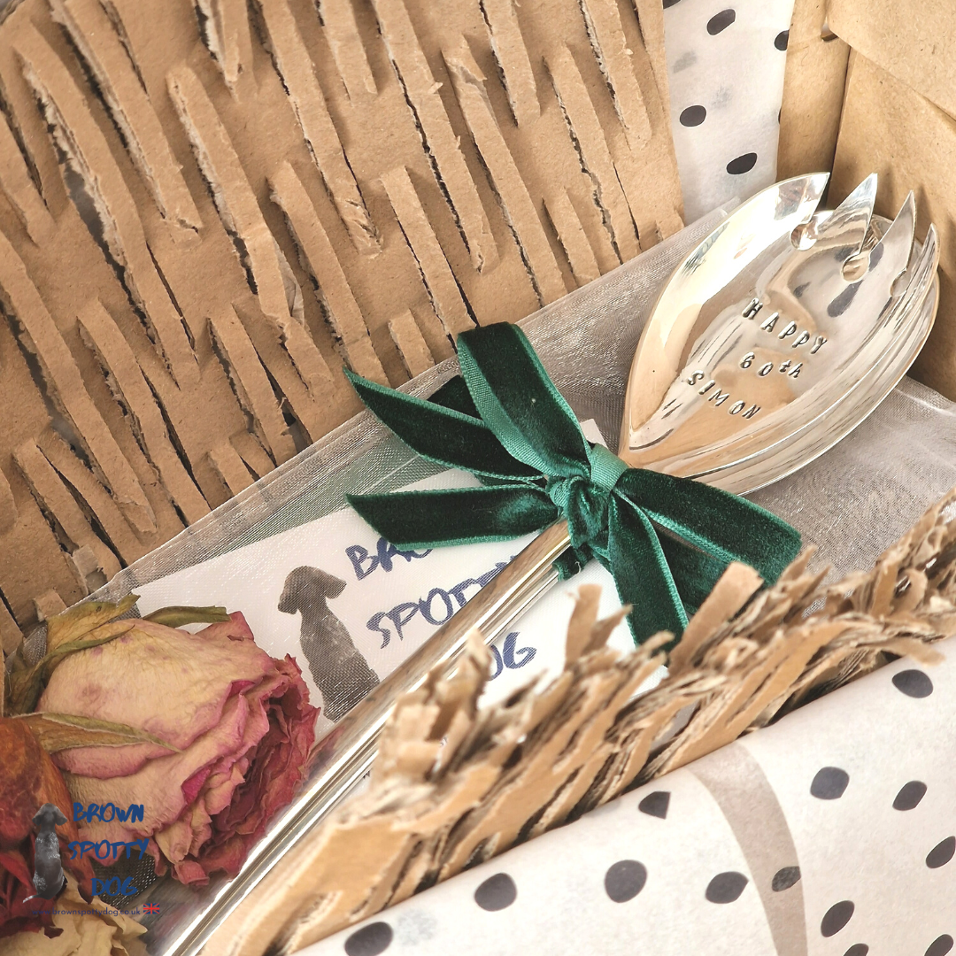 Personalise your own vintage salad servers with a classic design